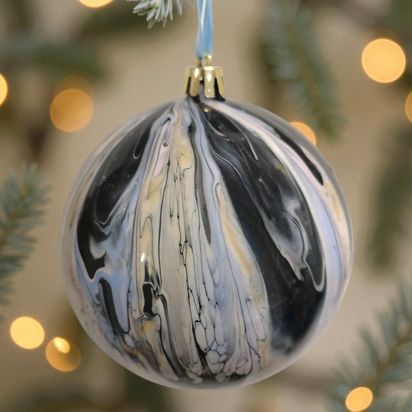 Jumbo Fluid Art Baubles